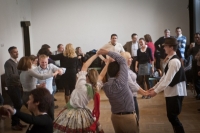Dancing Queen Folk –  Сплачивание коллектива с помощью танцев!