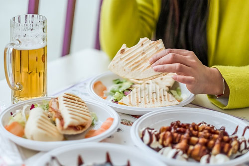 Прогулка по Дунаю с пиццей и пивом