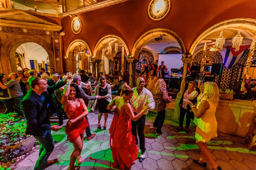 латиноамериканская ночь в самом ярком кубинском клубе Будапешта