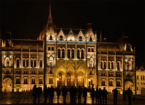 Игра света и тени - прогулка по вечернему Будапешту. Великолепные панорамы Будапешта в вечерних огнях. Экскурсия на русском языке на автомобиле. Достопримечательности Будапешта ночью. Прогулка по ночному Будапешту