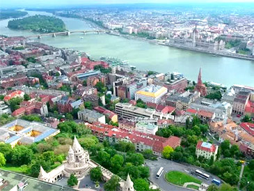 Прогулочный полет на самолете над Будапештом. Осмотр главных достопримечательностей Будапешта с высоты птичьего полета.
