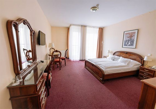 Hotel Pannonia 4* Sopron.  .  4*  .    -   